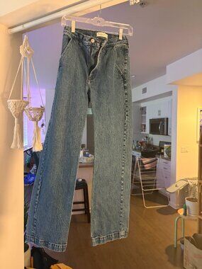 A&F - 90s Relaxed Jean High Rise